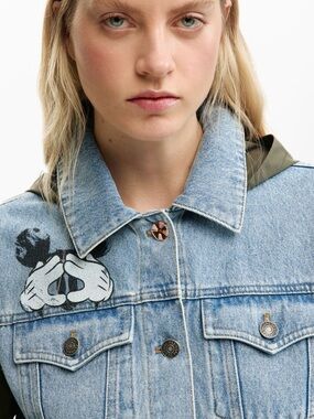 Parka styleLight Wash Denim Jacket with Graphic Detail Mickey Mouse by Desigual